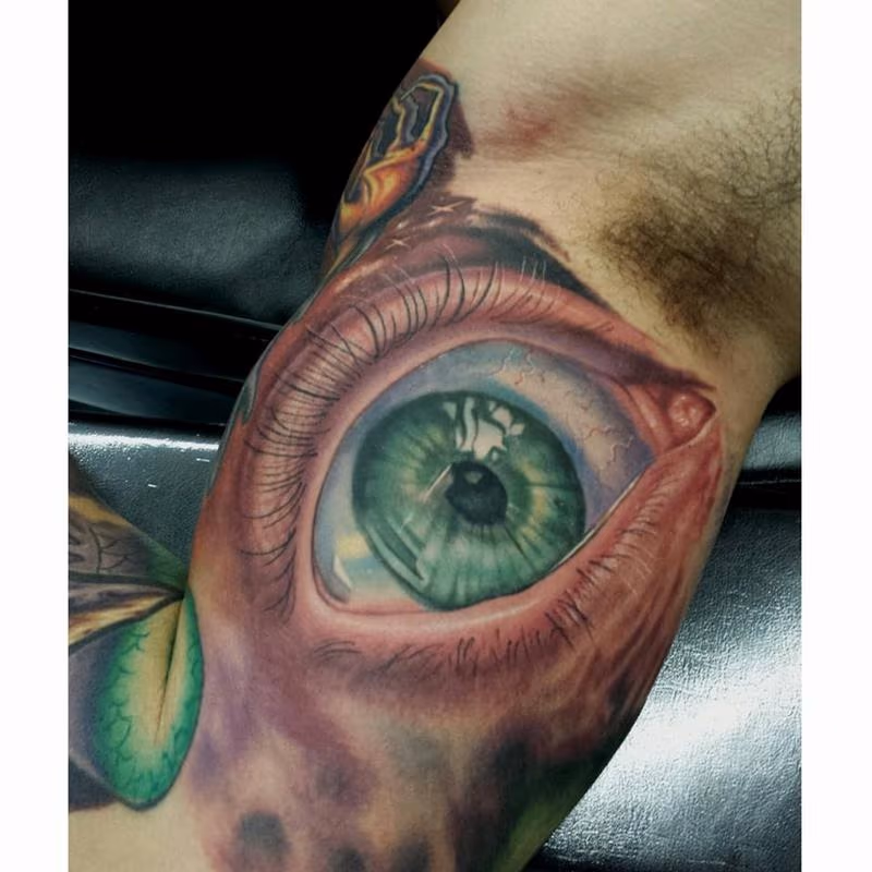 eyeball ernesto nave