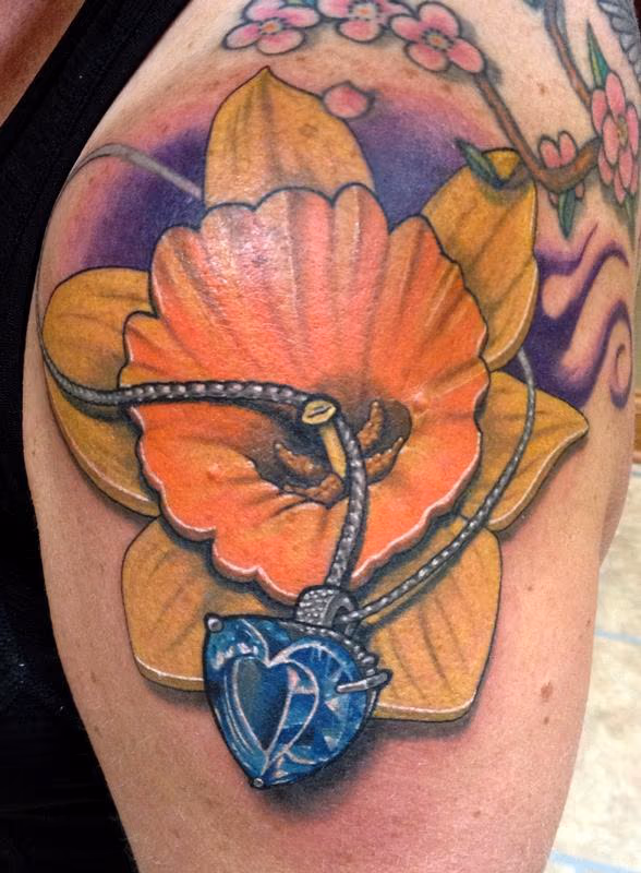Daffodil with aquamarine heart stone