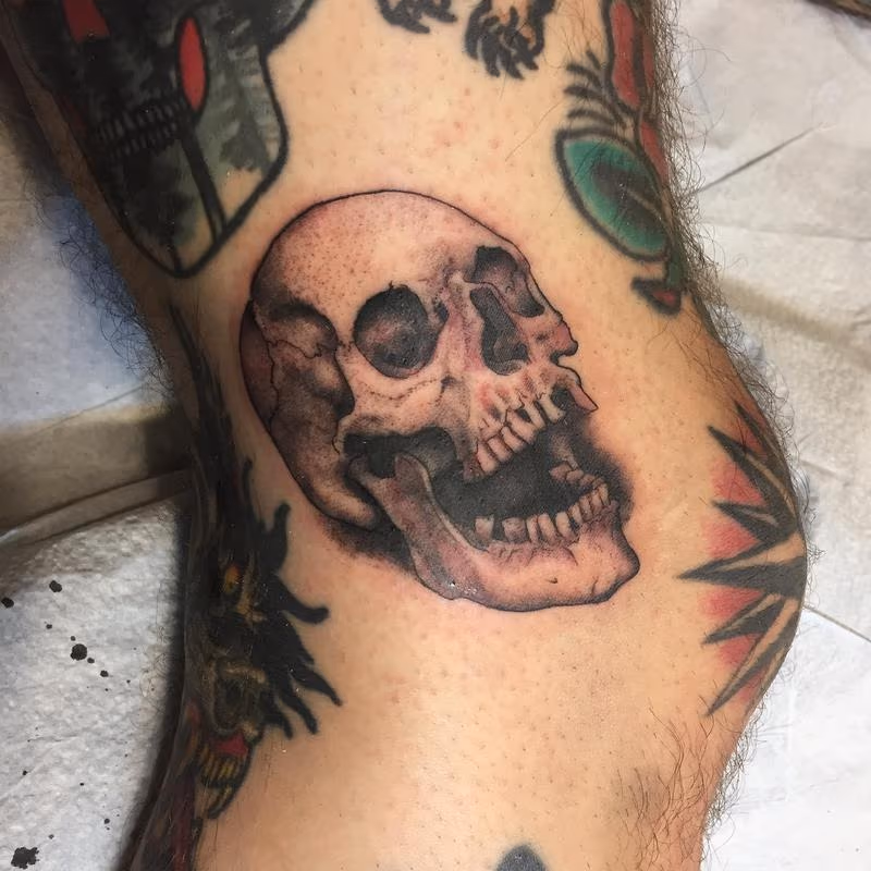 Skull Knee