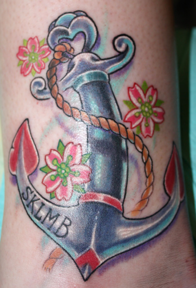 Color anchor and flower tattoo on an ankle. Super fun little tattoo done @ Stainedskin during my last guest spot.