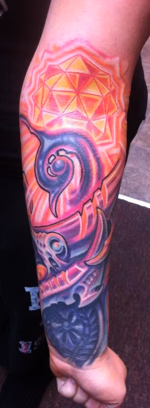 Feminine glowing biomech coverup