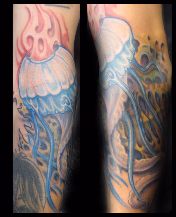 This jellyfish was done on a good friend in San Diego at the tattoolapalooza convention. yuuupppp... color jellyfish tattoo