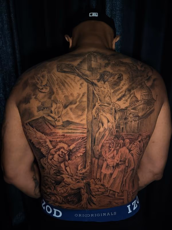 Jesus’ Crucifixion backpiece by @steviemonietattoos