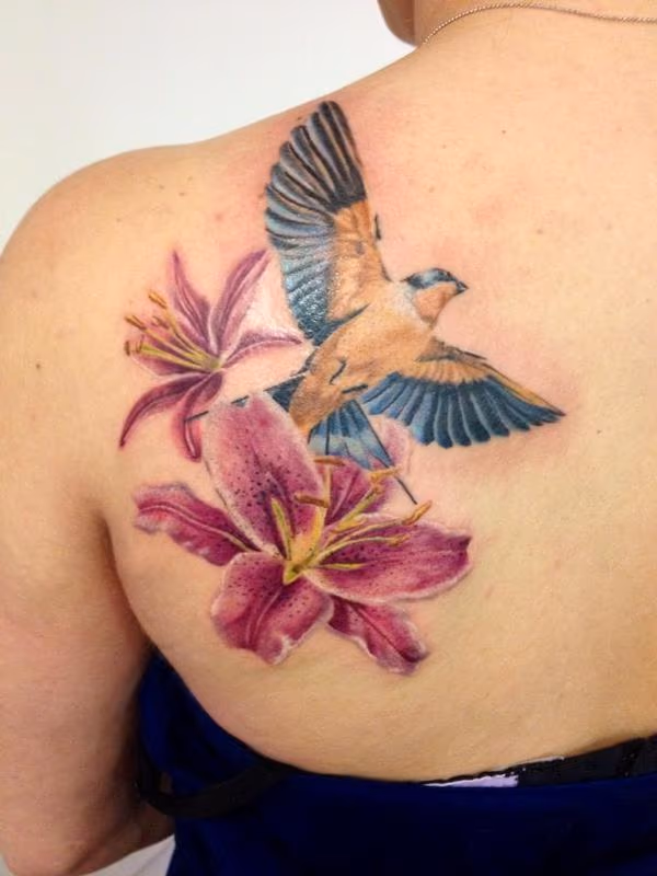 michele@offthemaptattoo.com, swallow on flowers, rondine sui lilium