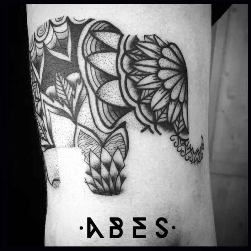 MANDALA ELEPHANT