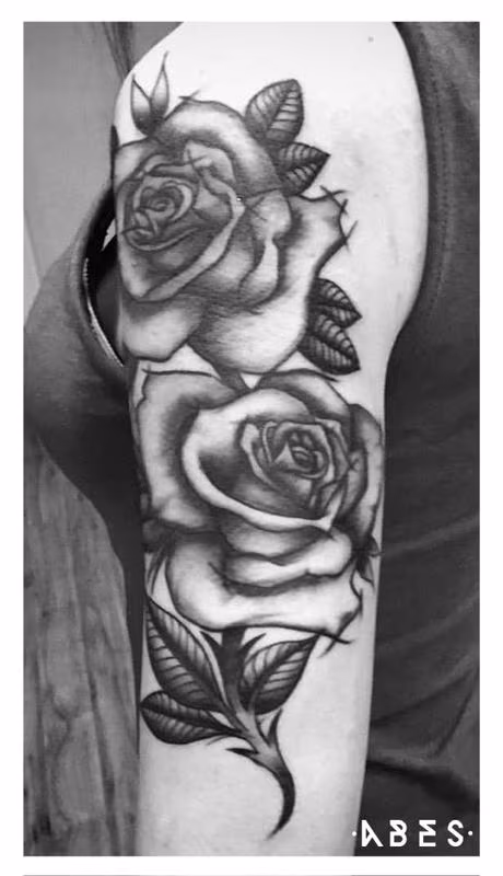 BLACK N GREY ROSES