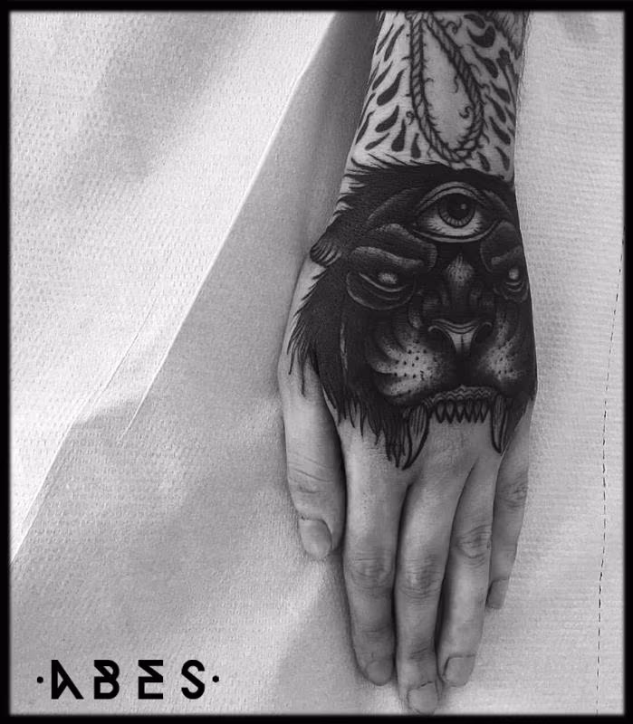 PANTHER HAND