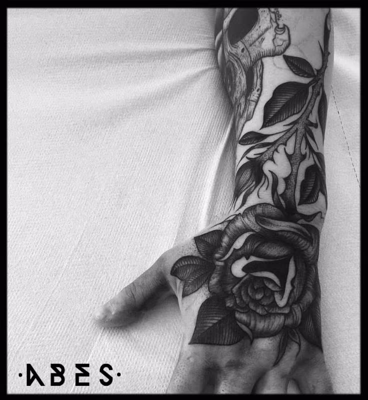 rose on hand