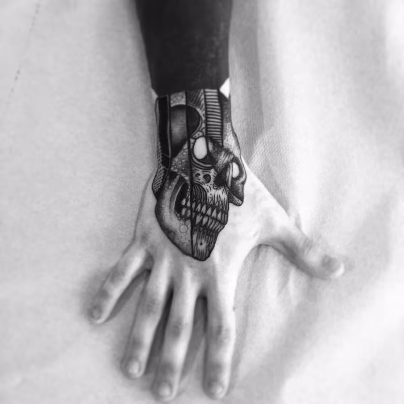 skully hand