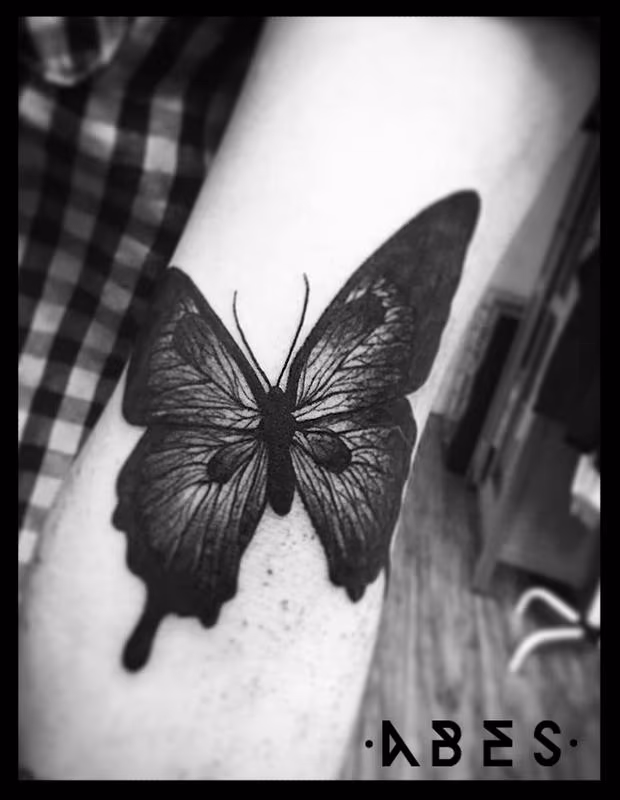 BLACK BUTTERFLY