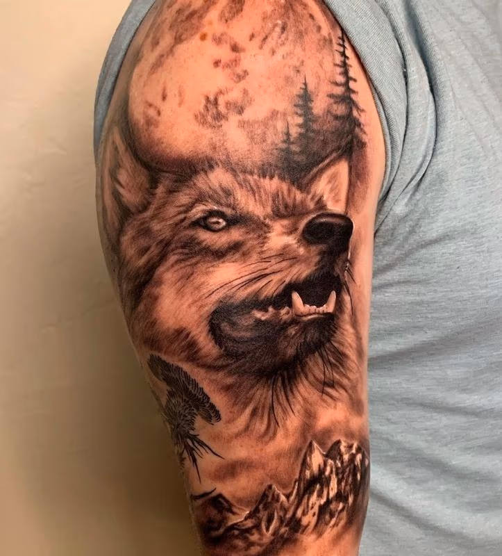 Anna Mia Full Moon Wolf