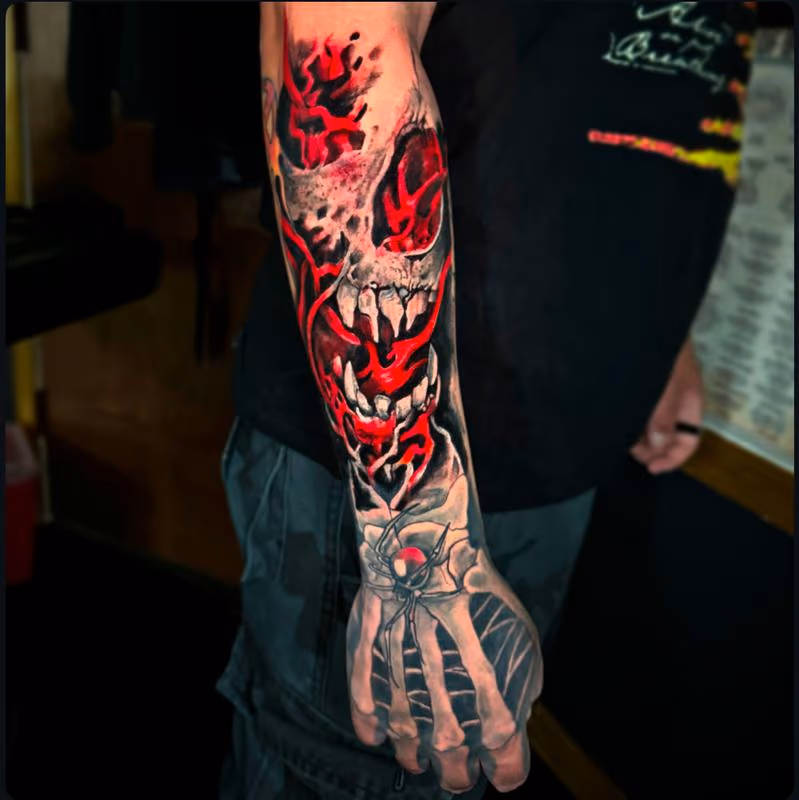 Skull with Flames by Guiohans Tattoo