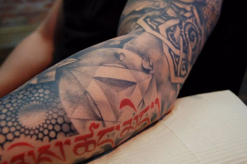 Sacred geometry sleeve - detail