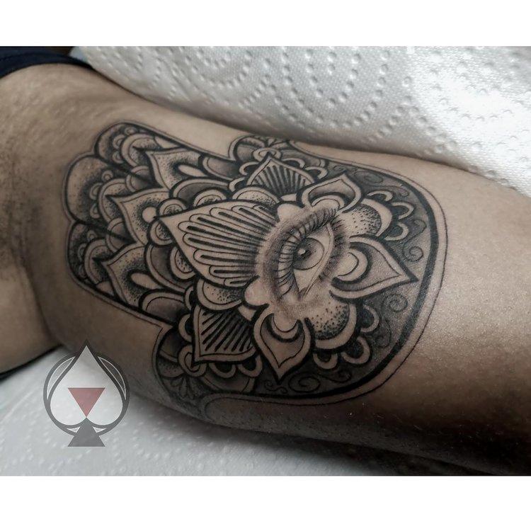 Blackwork Hamsa