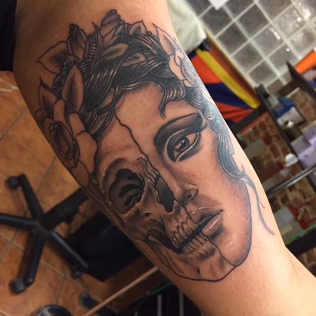 Female Face/Skull