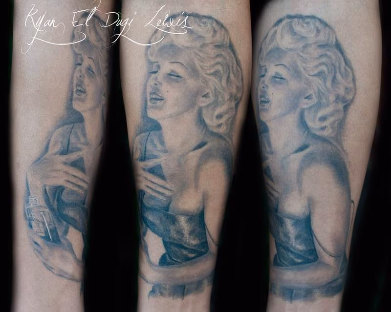 Marilyn Monroe portrait Channel no 5