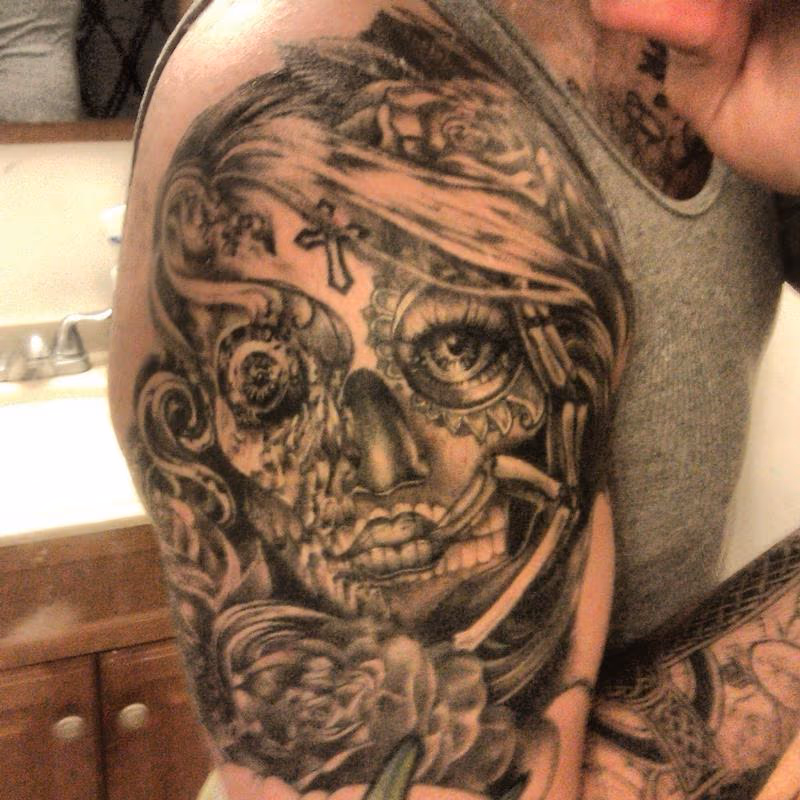 Black and grey sleeve