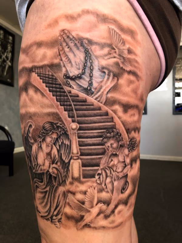 Angels at the stairway to heaven