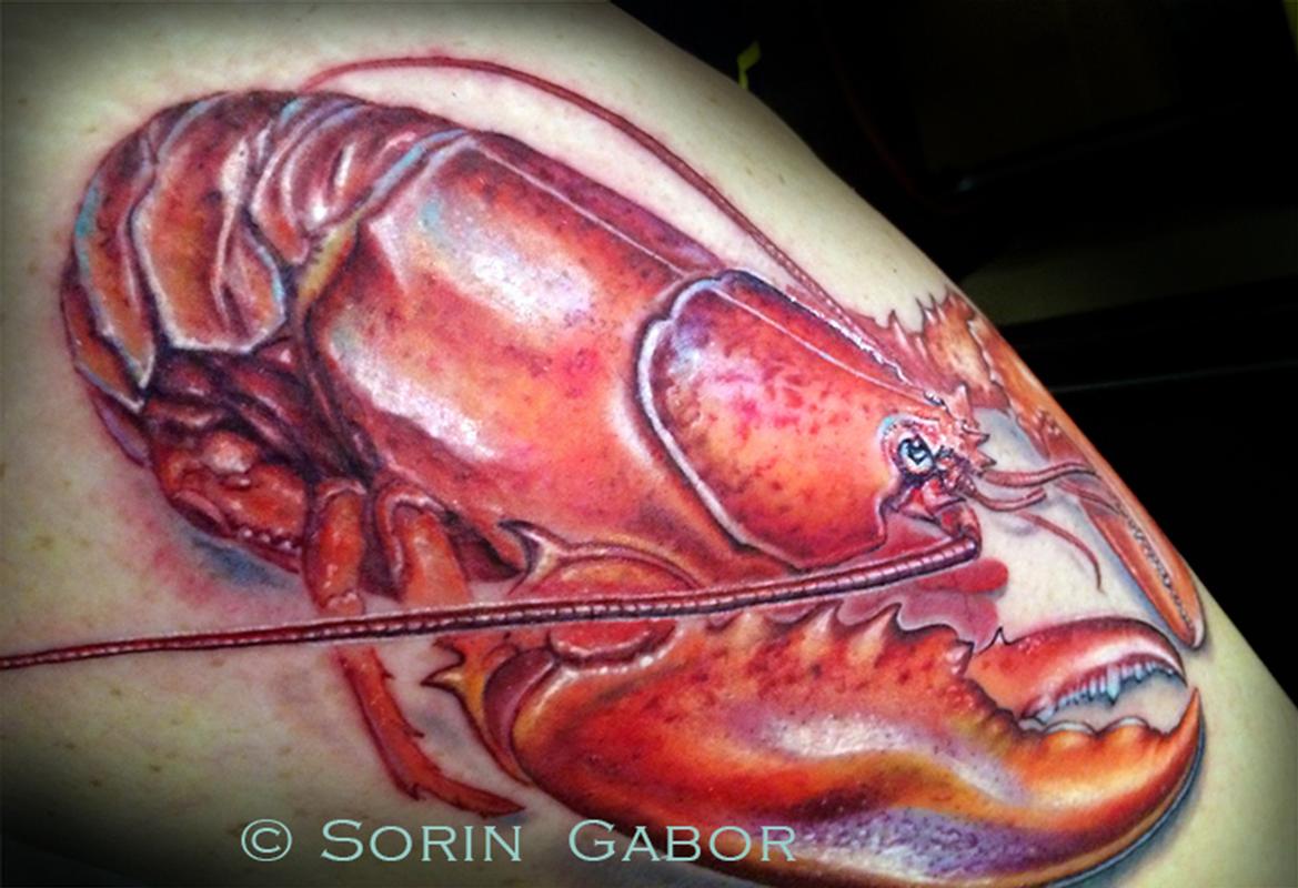 Realistic color lobster tattoo pinchy
