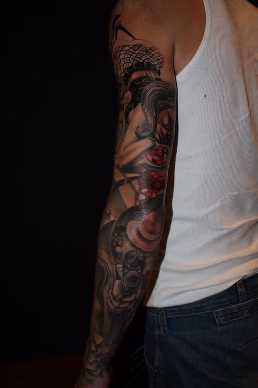 Horror clown/chicks gangster sleeve