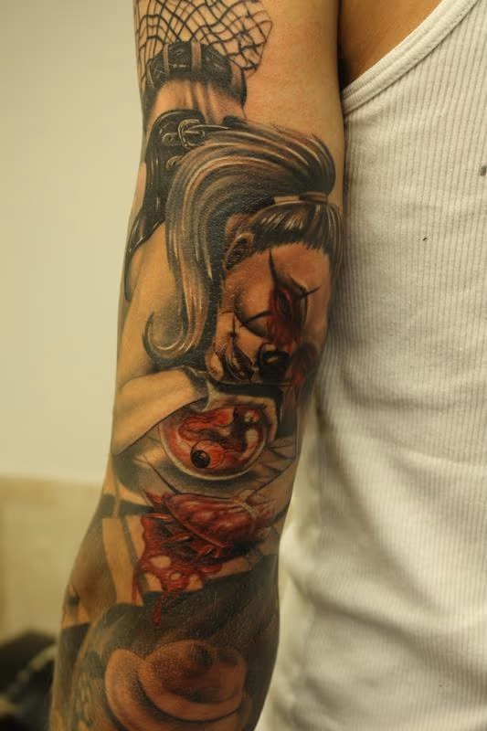Horror chicks/sleeve