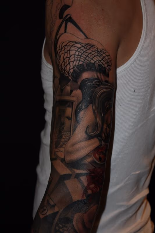 Horror chicks/gangster sleeve