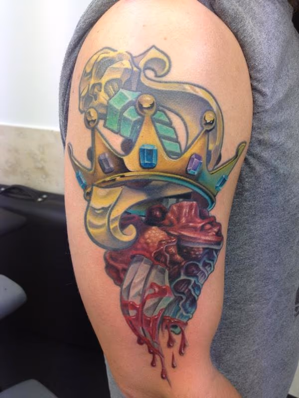 New school/cartoonish crown,dagger,heart,skull