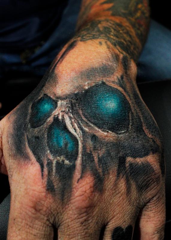 Hand Skull