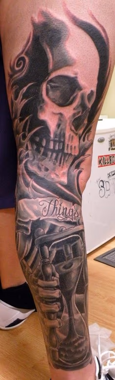 Black and Grey Skull leg sleeve