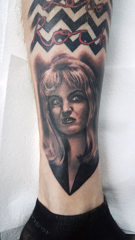Mini Laura Palmer Portrait