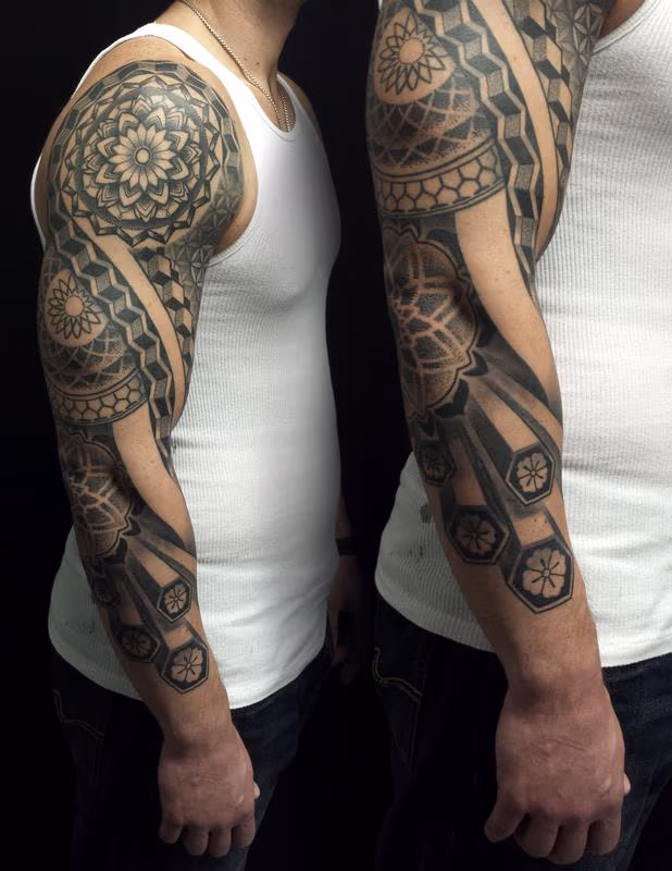 Geometric Sleeve