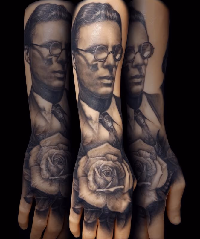 Huxley Hand