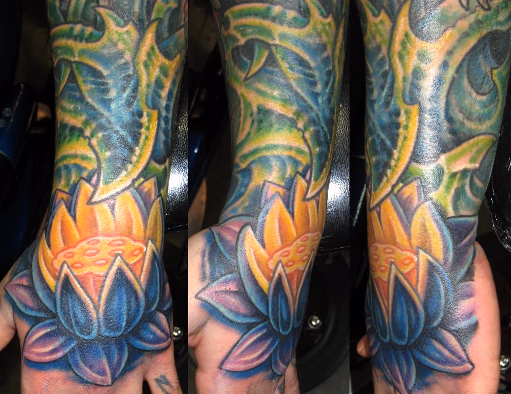 Biomech Hand Lotus