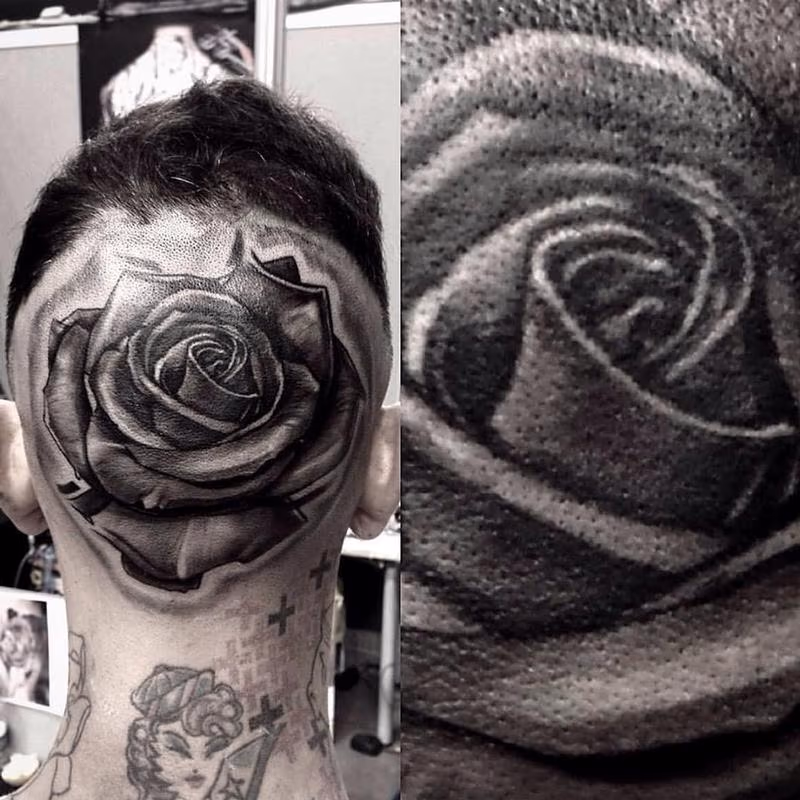 head rose black and grey