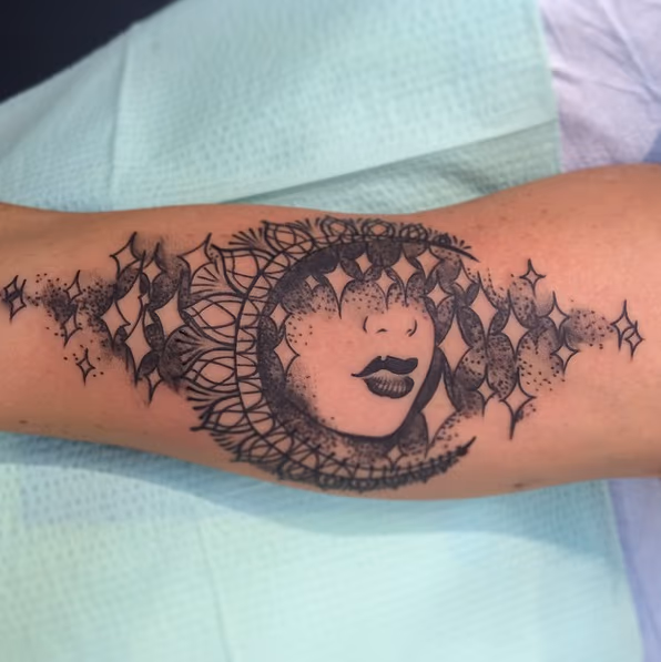 Lace Moon Face