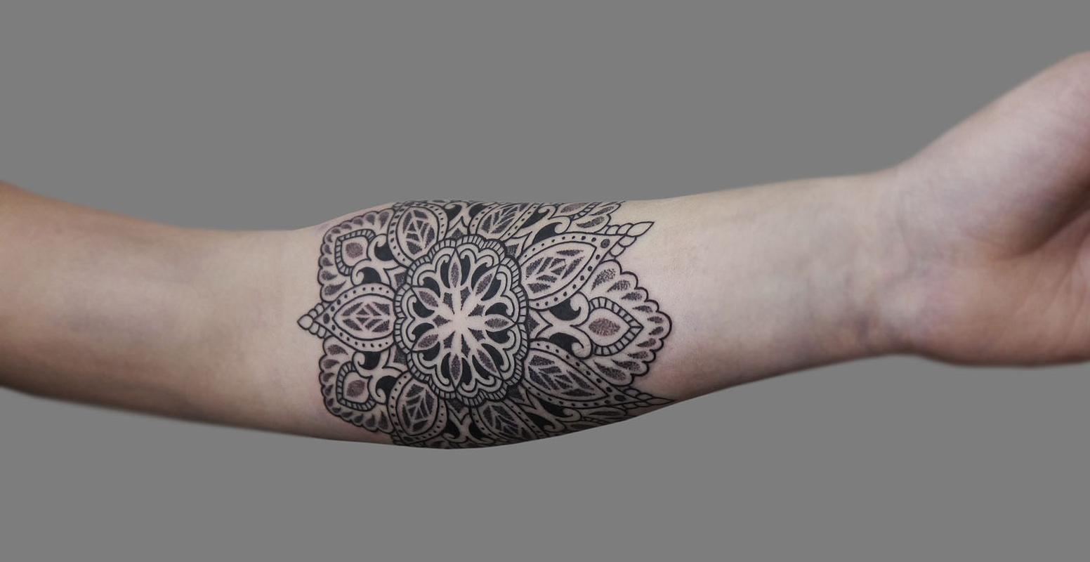 Dotwork linework mandala