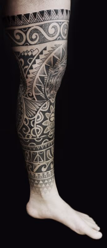 dotwork maori polynesian fusion leg sleeve