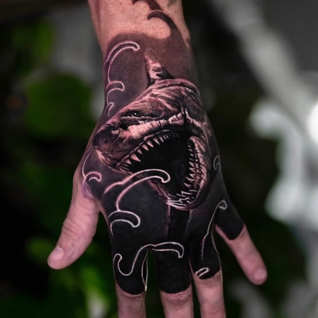 Elite hands by @michaelperryart