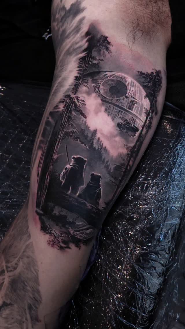 Star Wars Death Star forest scene, calf