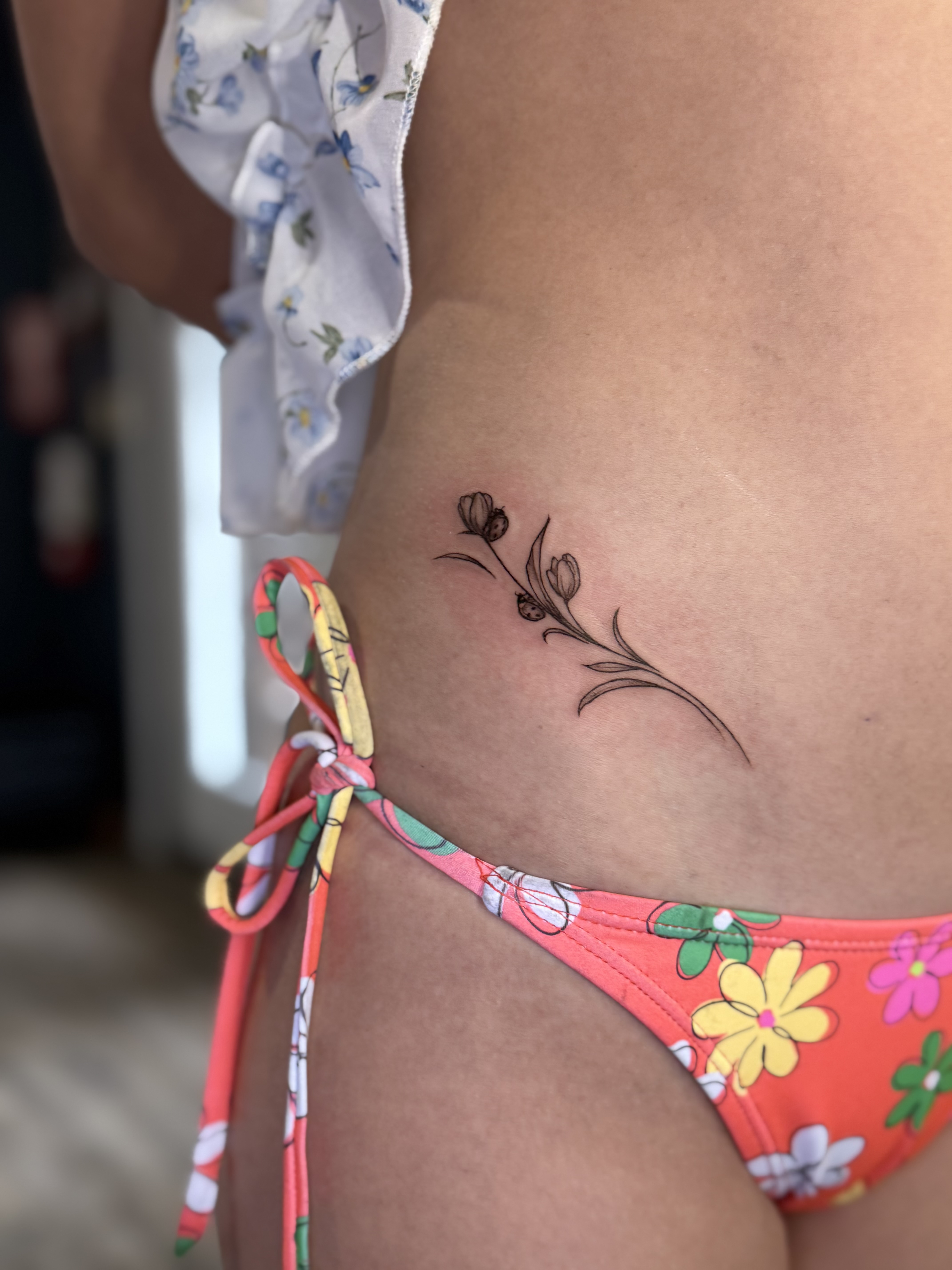 Fineline Hip Ornament
